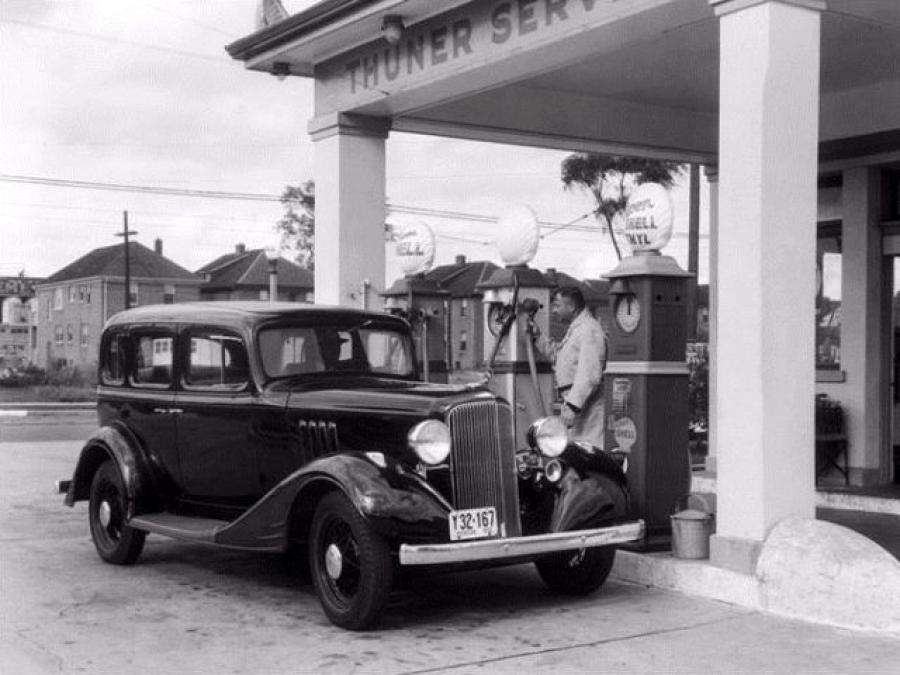  Pontiac Economy Eight 4-Door Sedan 1933 года  (фото 1 из 1)
